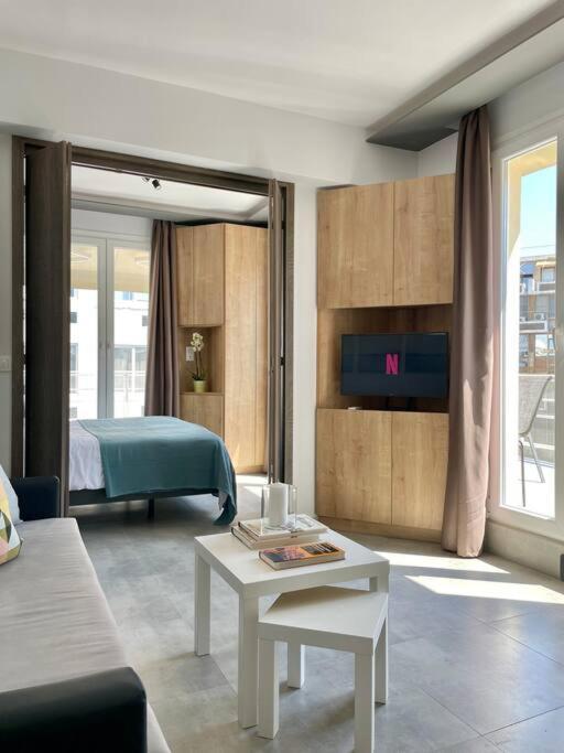 Domus City Apartment With Wonderful Balcony Thessaloníki Exteriör bild
