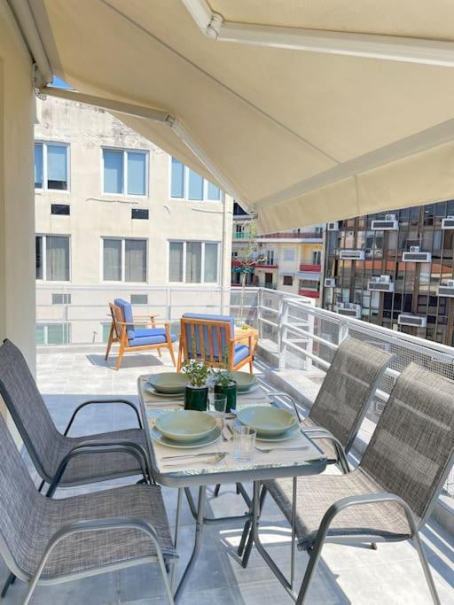 Domus City Apartment With Wonderful Balcony Thessaloníki Exteriör bild