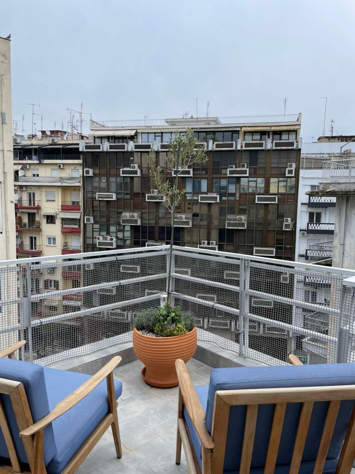 Domus City Apartment With Wonderful Balcony Thessaloníki Exteriör bild